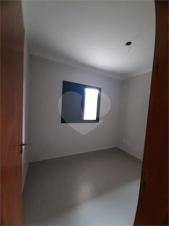 Apartamento com 37m2, 2 quartos, banheiro, sala, cozinha, quintal e 1 vaga de GARAGEM