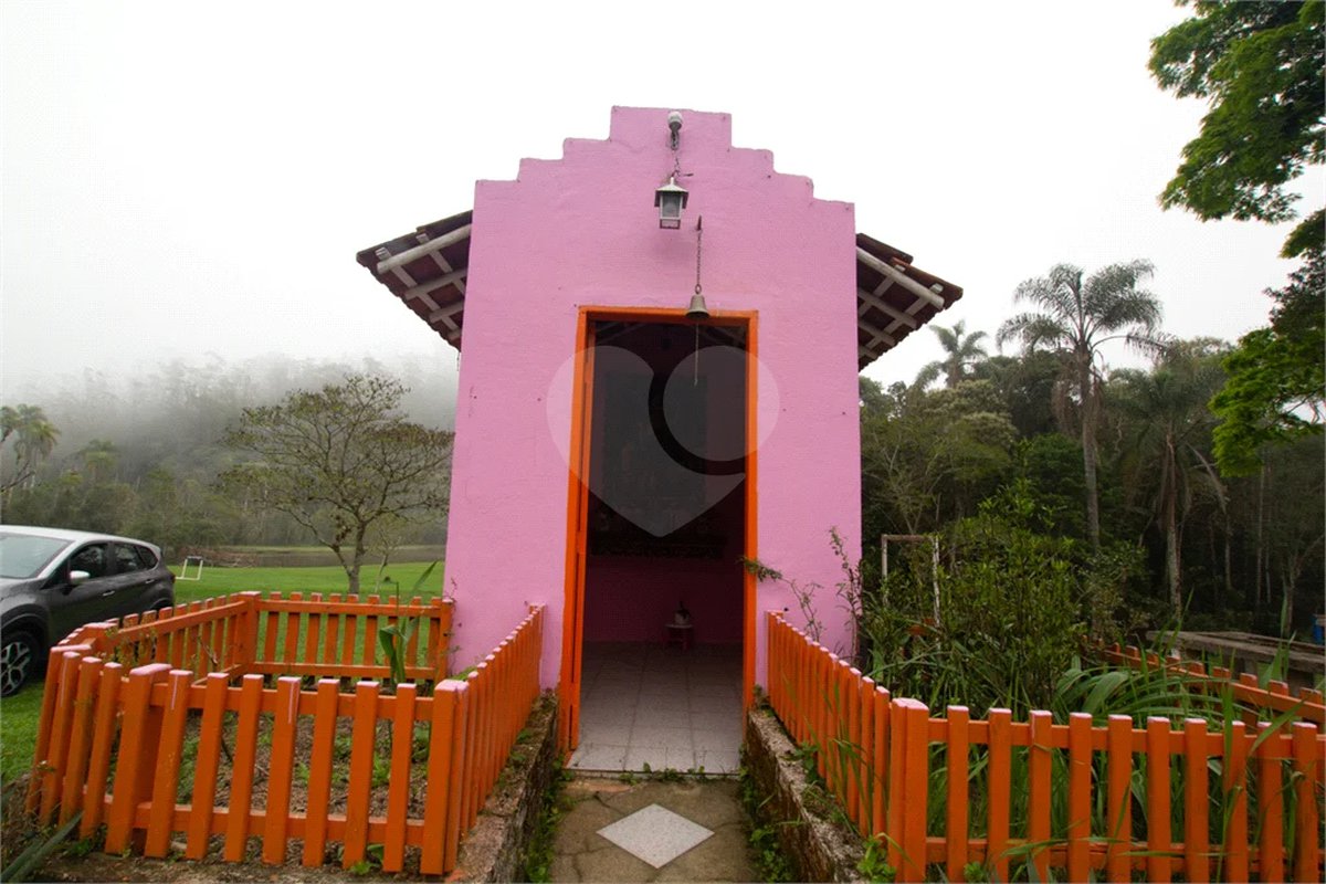 Sítio à venda com 8 quartos, sendo 4 suítes, em Taiaçupeba, Mogi das Cruzes, SP