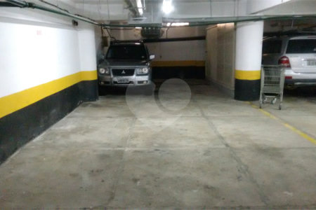Apartamento à venda no bairro Bela Vista.