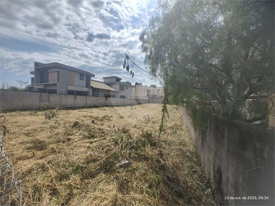 Terreno em Atibaia com 652 metros, pronto para construir no Jardim do Lago, aceita financiamento