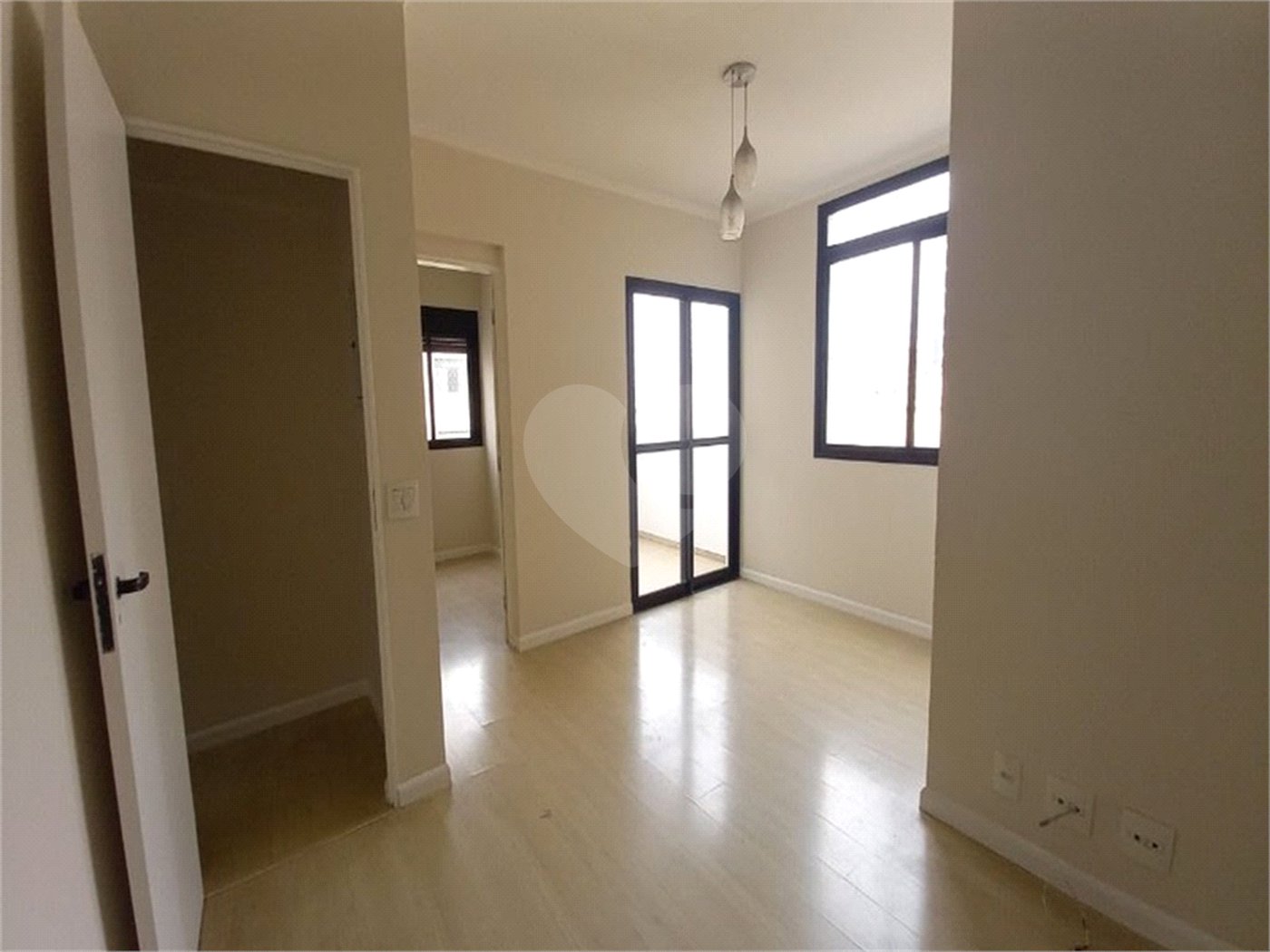 Excelente apartamento, 3 quartos e 2 vagas, para venda na Aclimação!