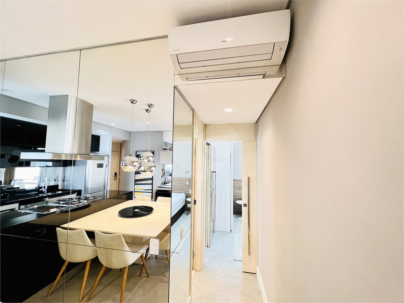 Apartamento venda / locação Vila Nova Conceição, 80m², andar alto, 1 suíte e 2 vagas