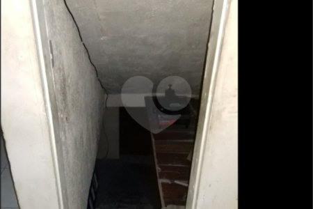 Casa comercial na Liberdade.