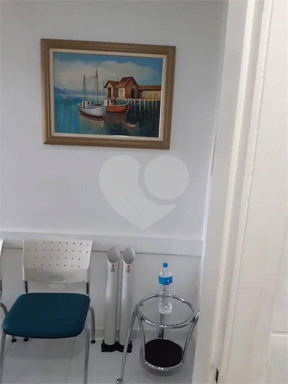 Sala com consultório odontológico à venda na Liberdade
