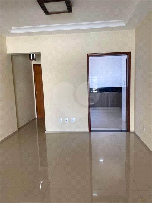 Apartamento para venda e locação no Edifício Residencial Oswaldo Ienco
