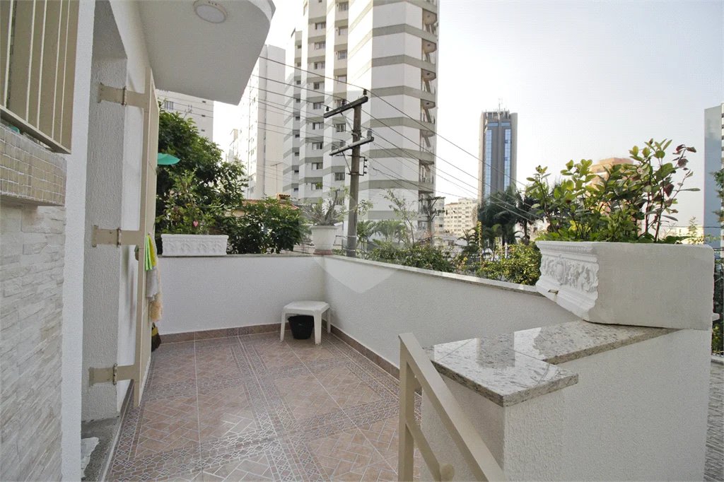 Sobrado à venda na Liberdade, 220 m², 5 dormitórios e 1 vaga, próximo Pq Aclimação, Aceita permuta