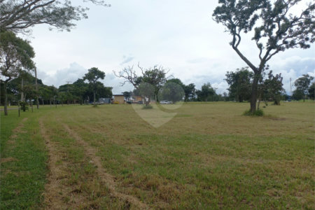 Loteamento Residencial no Condomínio Vila Pinhal do Broa