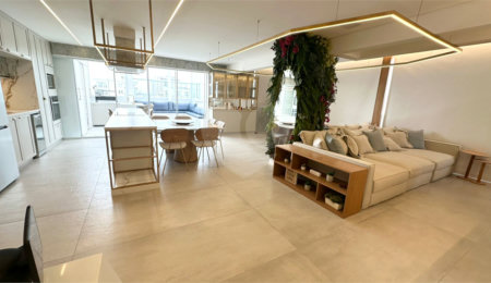 Apartamento à venda com 2 quartos, sendo 1 suíte,  em Campo Belo, São Paulo, SP