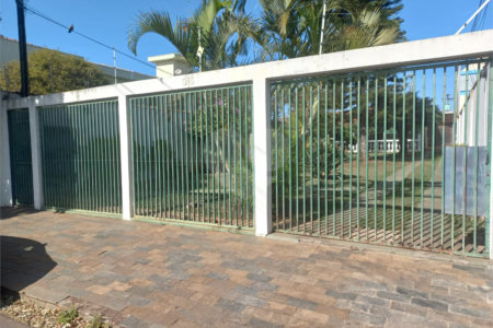 Casa térrea para venda ou locação no Parque Estancia Suíça.