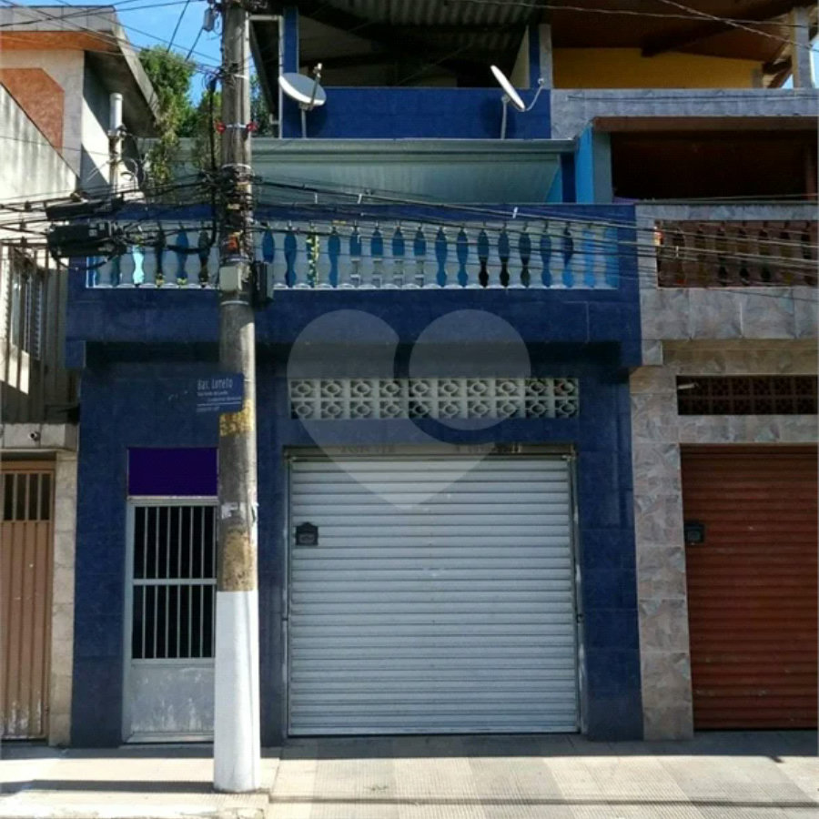 Sobrado com 212m² , 3 dormitórios , 2 vagas , à venda em Santo André.
