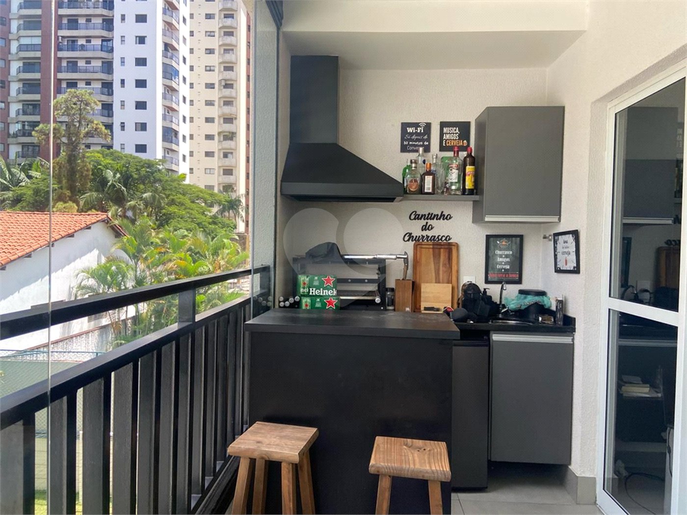 Apartamento à venda Campo Belo, 74 m², 3 dormitórios, 1 suíte, varanda gourmet, 2 vagas, depósito