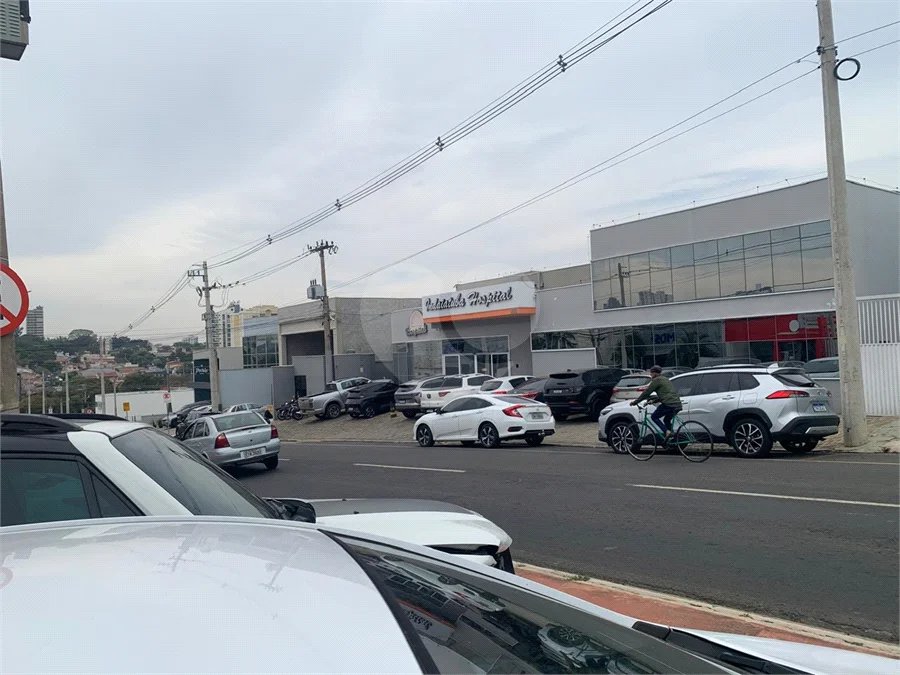Indaiatuba - Venda - Galpão comercial :- Av Fábio Ferraz Bicudo - Alto padrão na localização e construção - R$ 5.500.000,00 - Em frente ao Day Hospital Indaiatuba - 04 banheiros - 02 copas -05 vagas - Lote 360 metros - Área construída 397 ms - Locação R$ 26.800,00 mais IPTU - R$ 650,00