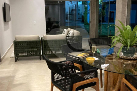 Chácara no Condomínio Vale das Laranjeiras em Indaiatuba SP - Venda - R$ 3,600.000,00 - Locaçao - R$ 30.000,00 mais encargos - Linda, espaçosa, aconchegante, acabamento de alto padrão em rua tranquila e arborizada, em um dos Condomínios mais valorizados de Indaiatuba. Com fácil acesso as principa