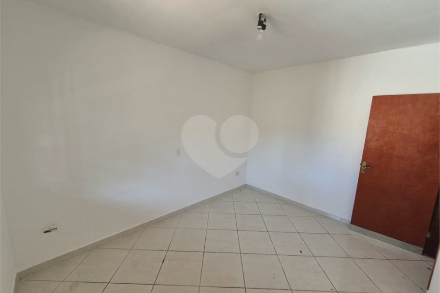 Dois imóveis em um terreno de 300 m² (12 x 25) - Com acesso independente
