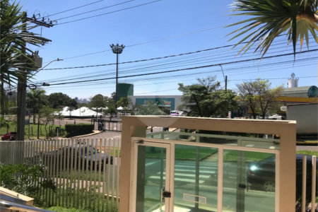 APARTAMENTO MOBILIADO EM FRENTE AO SHOPPING 02 DORMITÒRIOS