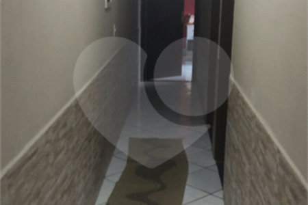 Casa térrea com 2 dormitórios.