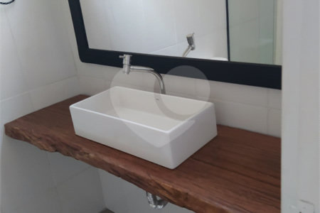 Casa térrea para venda ou locação no bairro Vila Costa do Sol.