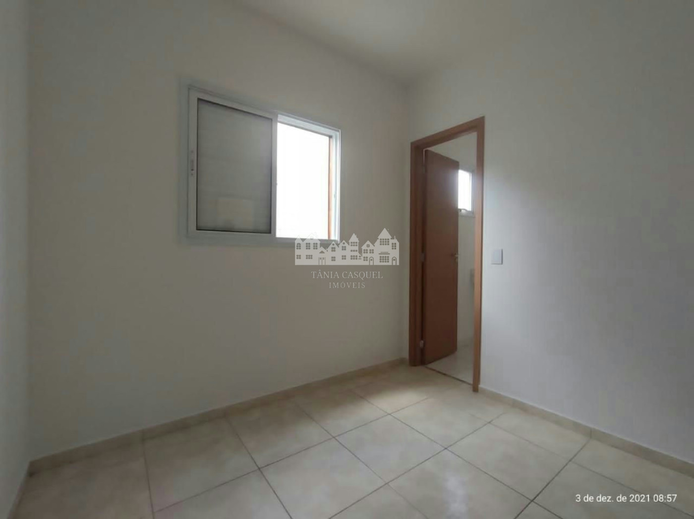 Casa à venda com 2 quartos, sendo 1 suíte, no condomínio Figueiras, Atibaia - SP