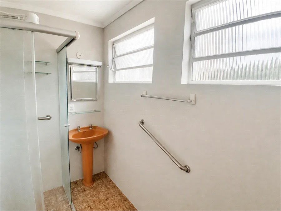 Sobrado à venda com 4 quartos, sendo 2 suítes, em Butantã, São Paulo, SP