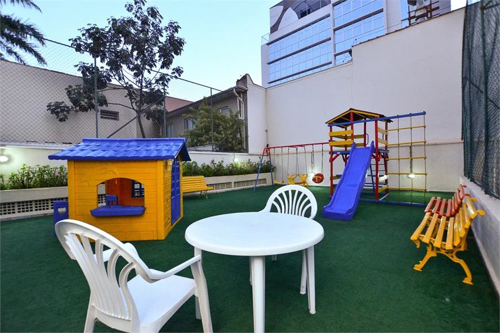 Cobertura à venda com 3 quartos, sendo 1 suíte, em Pinheiros, São Paulo, SP