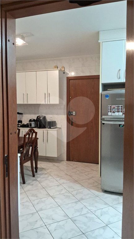 Apartamento a venda na Aclimação com 4 dormitórios e 2 vagas.