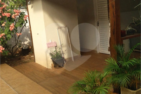 Sobrado no Condomínio Jardim Botânico
