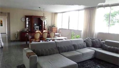 Apartamento próximo ao Metro com 03 dormitórios e 01 Suíte, 2 vagas á venda na Vila Mariana!