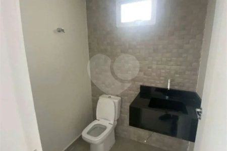 Casa à venda no bairro Dos Casa, em São Bernardo do Campo, com 280 m², 4 dormitórios, 3 suítes, 4 vagas, hidromassagem e fácil acesso às principais rodovias.