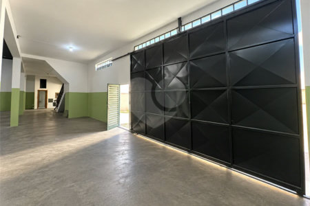 Galpão comercial/industrial com 627 m² no Bairro Planalto, em São Bernardo do Campo, próximo à Via Anchieta, com piso fabril, escritórios e mezanino.