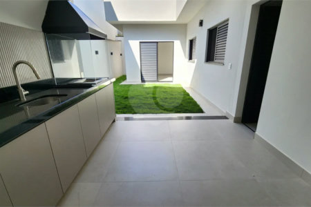 Casa Térrea Recém-Construída à Venda no Condomínio Portal do Bosque – Louveira/SP