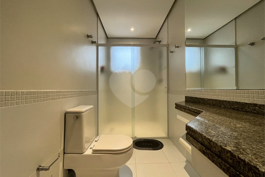 Apartamento à venda com 3 quartos, sendo 1 suíte, em Riviera de São Lourenço, Bertioga, SP