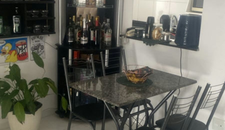 Apartamento aconchegante com 2 dormitórios, sendo 1 suíte, ao lado do Shopping Raposo!