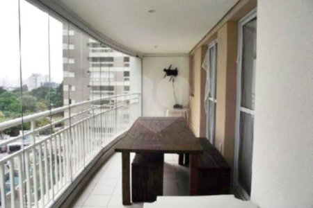 Apartamento na Mooca, 3 s / 2 vagas