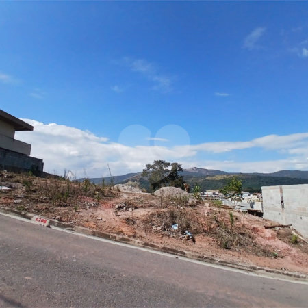 Terreno com 1000 m² à venda no Jardim Estância Brasil, com vista para a Pedra Grande