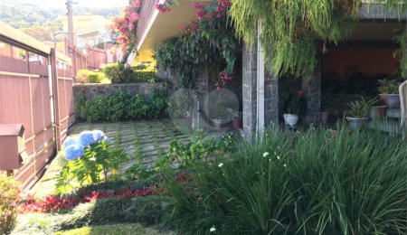Casa à venda com 3 quartos, sendo 1 suíte,  em Jardim dos Estados, Poços de Caldas, MG