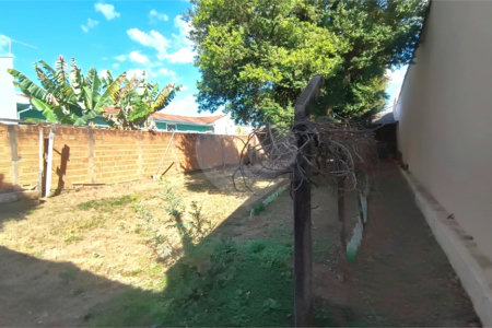 Terreno á venda no Jardim Tangara.