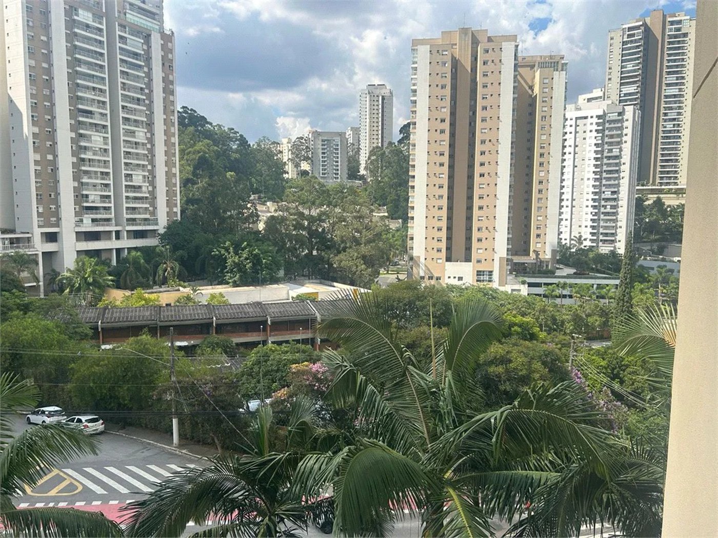 Apartamento à venda com 3 quartos, sendo 1 suíte, em Jardim Sul, São Paulo, SP
