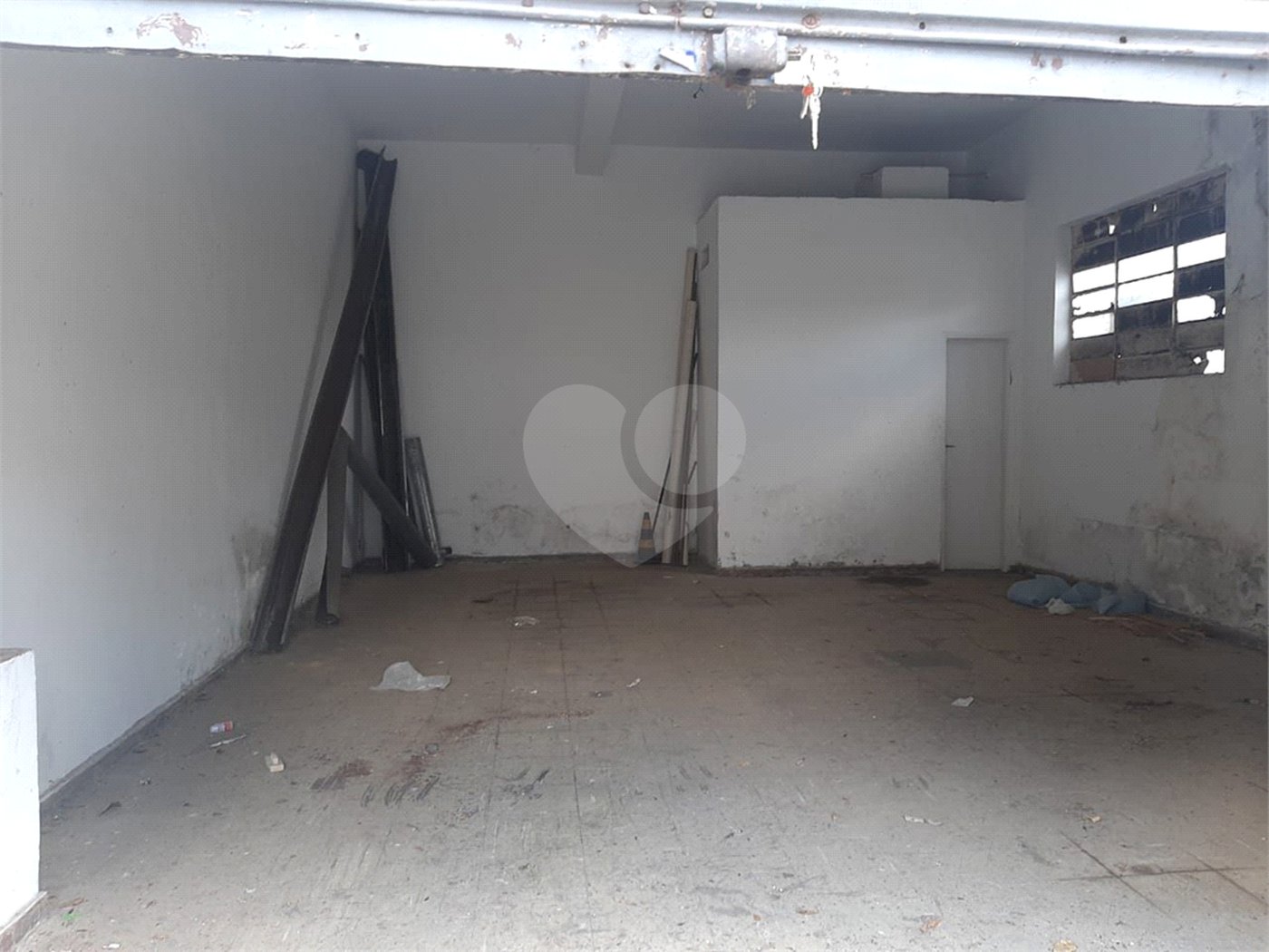 CASA RESIDENCIAL A VENDA E 3 LOJAS COMERCIAIS NO MESMO IMÓVEL