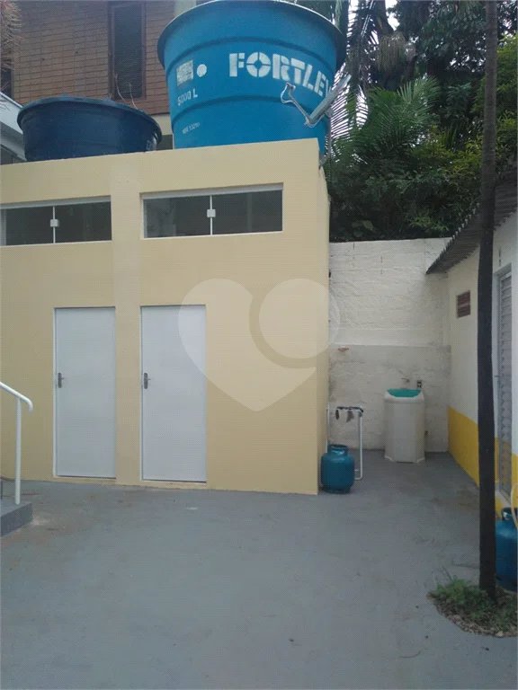 Imóvel Comercial para Venda ou Locação em ótima localização na Rua Palacete das Águias, 300.