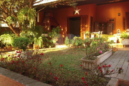 Casa térrea, impecável!