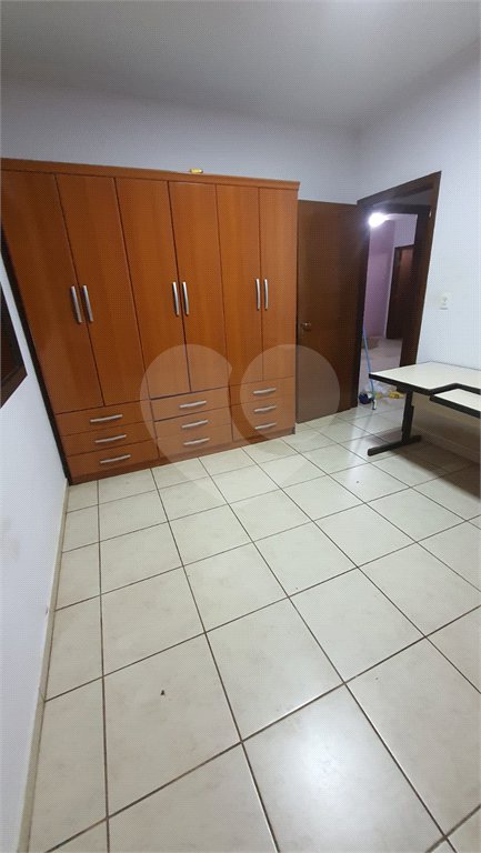 Casa sobrado para venda no Jardim das Torres