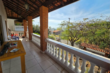 Casa com 3 dormitórios e piscina no Condomínio Cafezal VI em Itupeva SP