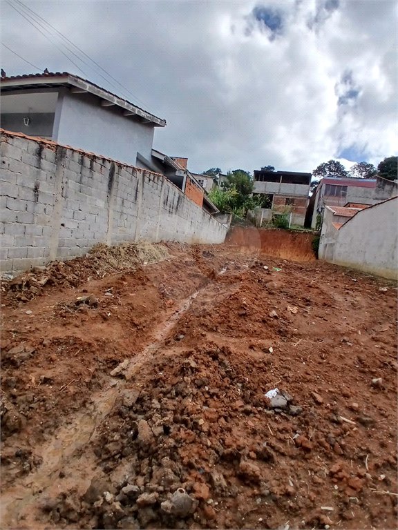 Terreno a venda com 300m² no Jardim do Trevo Atibaia