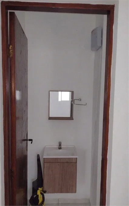 Sobrado à venda com 3 quartos em Jardim Estela Mari, Cotia - SP