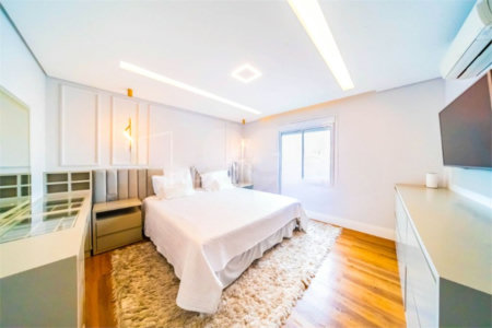 Apartamento na Mooca com 204m² com sacada gourmet com 4 suítes e 4 vagas condominio clube Aceita Permuta