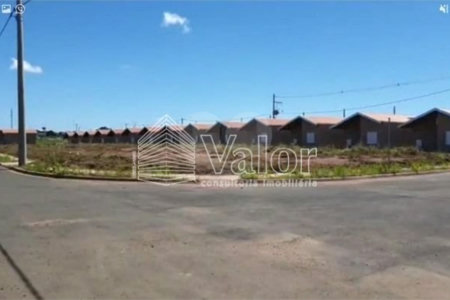 Terreno com 179,17 m² de área total.