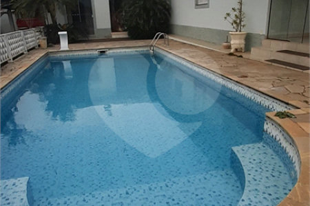 Magnifica casa com 05 dormitórios em terreno com 1.300 metros.