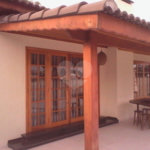 CASA TÉRREA ASSOBRADADA A VENDA NO TREMEMBÉ - 4 DORMS (2 SUÍTES), CHURRASQUEIRA E 4 VAGAS DE GARAGEM