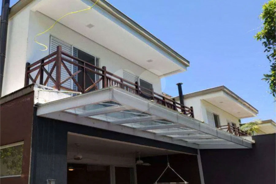 Maravilhosa Casa em Condomínio com 4 Suítes na Praia de Juquehy!!!