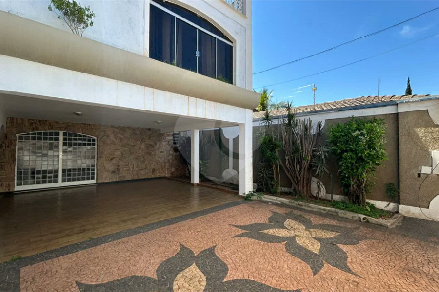 Venda Casa com 4 Dormitórios no Parque Santa Cecília